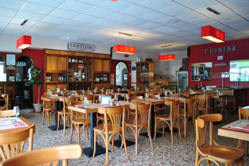 Hotel Les Voyageurs Les Sables-dʼOlonne Εξωτερικό φωτογραφία