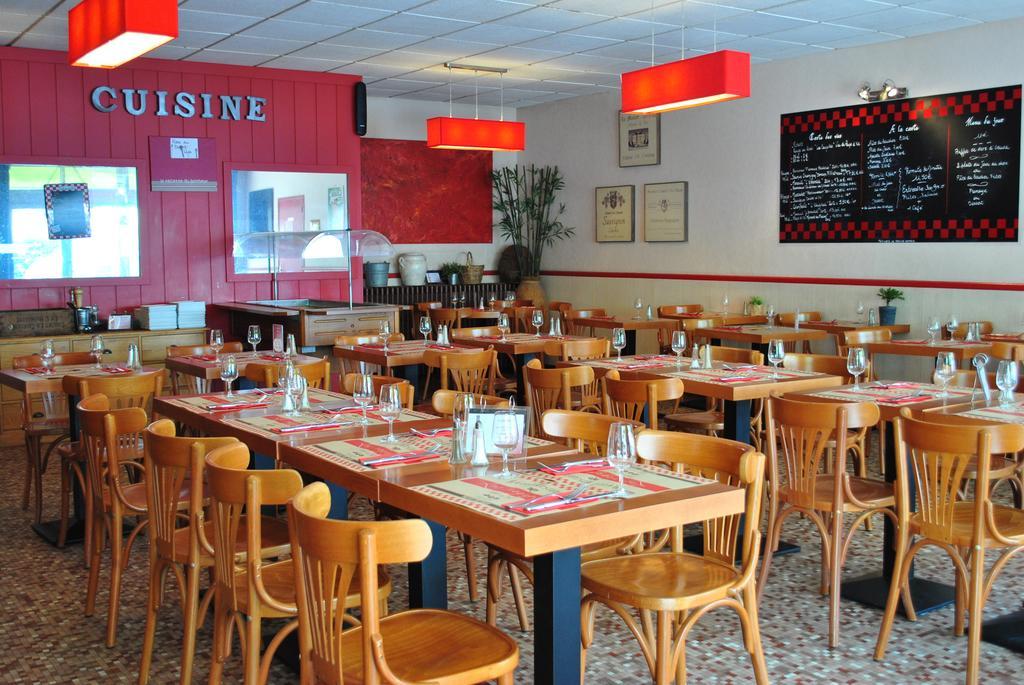 Hotel Les Voyageurs Les Sables-dʼOlonne Εξωτερικό φωτογραφία