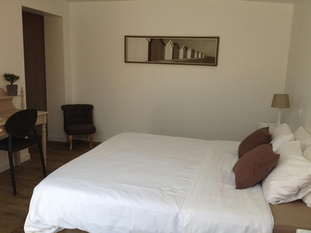 Hotel Les Voyageurs Les Sables-dʼOlonne Δωμάτιο φωτογραφία